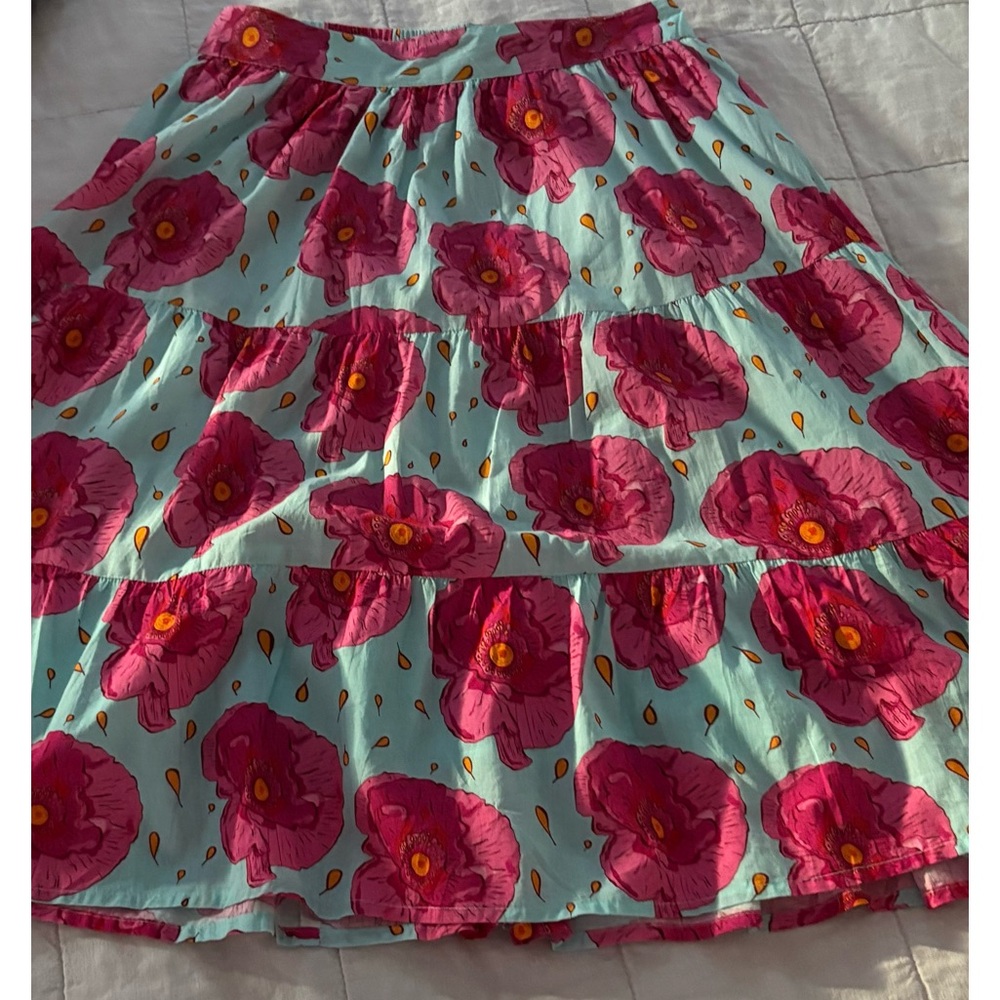NWT - Victoria Dunn Bays Ruffle Skirt - NWT - Size Medium